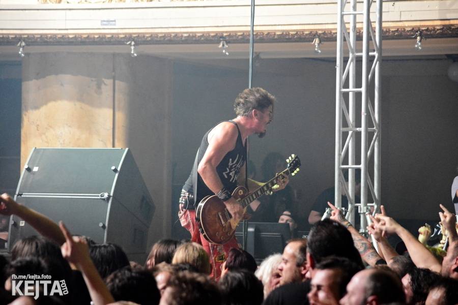 Visací zámek slavil ve Velkém sále pražské Lucerny 36 let, zahráli i Plexis