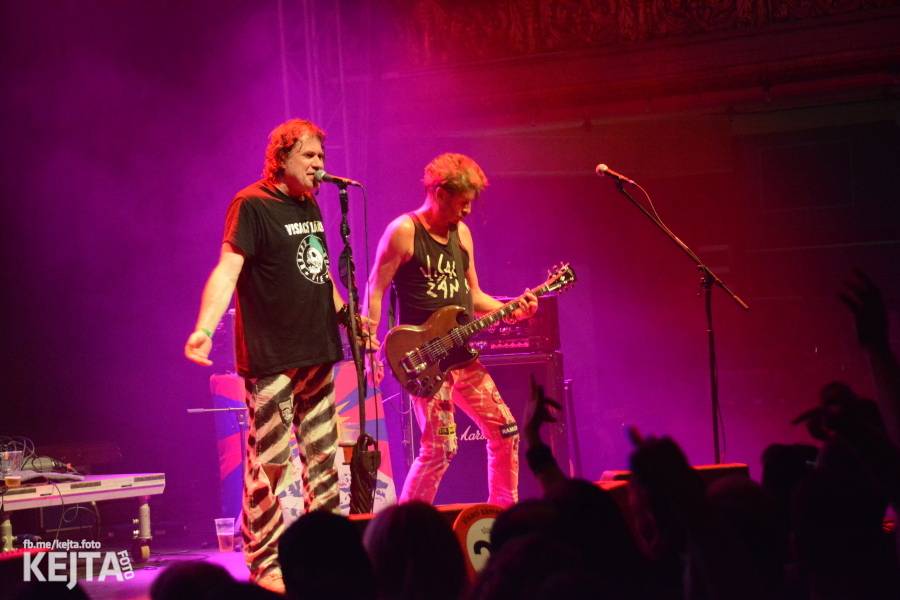 Visací zámek slavil ve Velkém sále pražské Lucerny 36 let, zahráli i Plexis