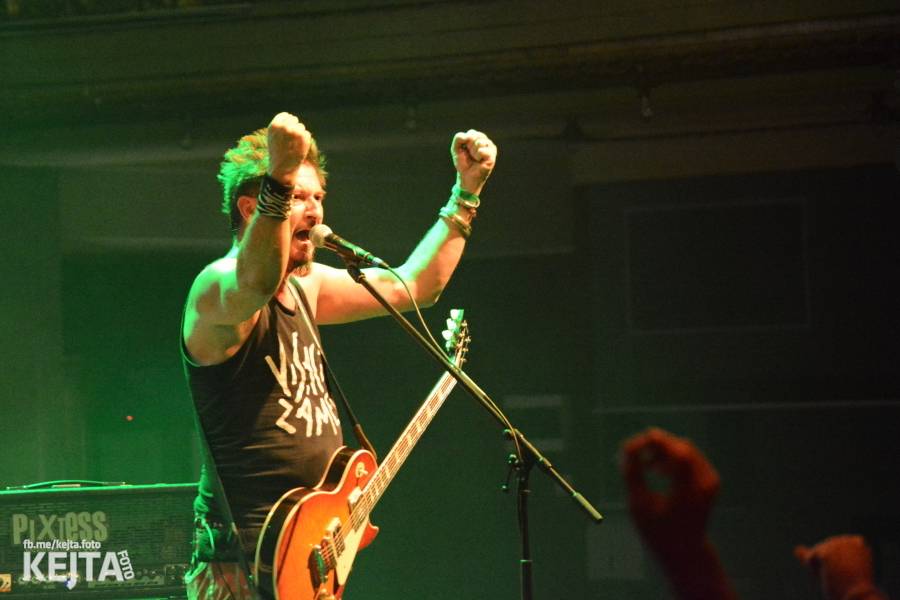 Visací zámek slavil ve Velkém sále pražské Lucerny 36 let, zahráli i Plexis