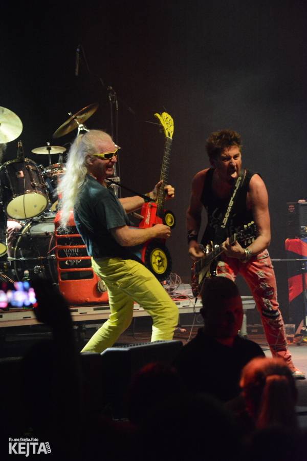 Visací zámek slavil ve Velkém sále pražské Lucerny 36 let, zahráli i Plexis