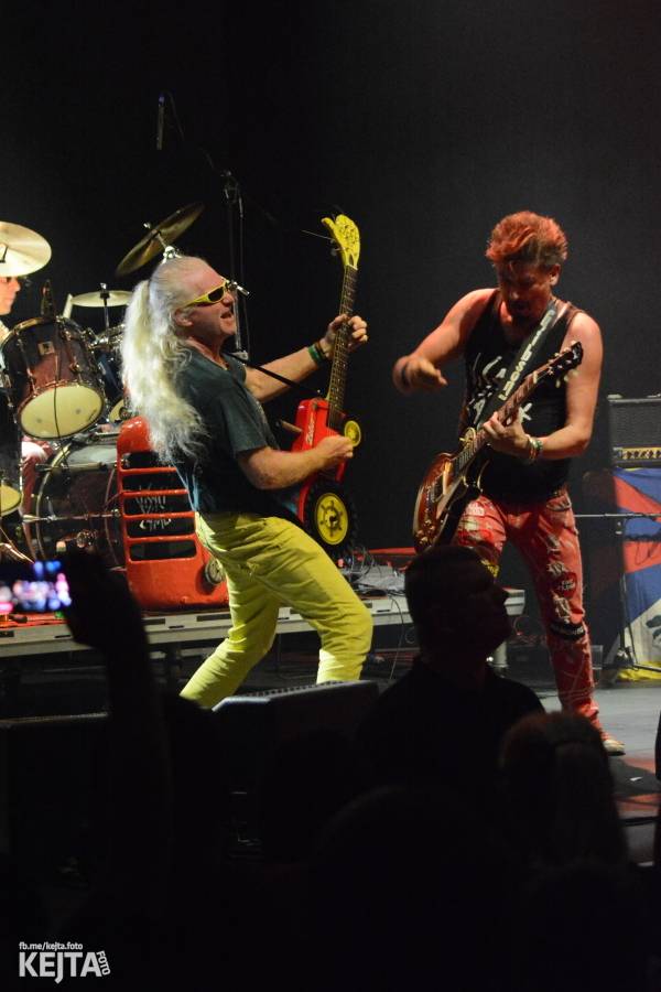 Visací zámek slavil ve Velkém sále pražské Lucerny 36 let, zahráli i Plexis