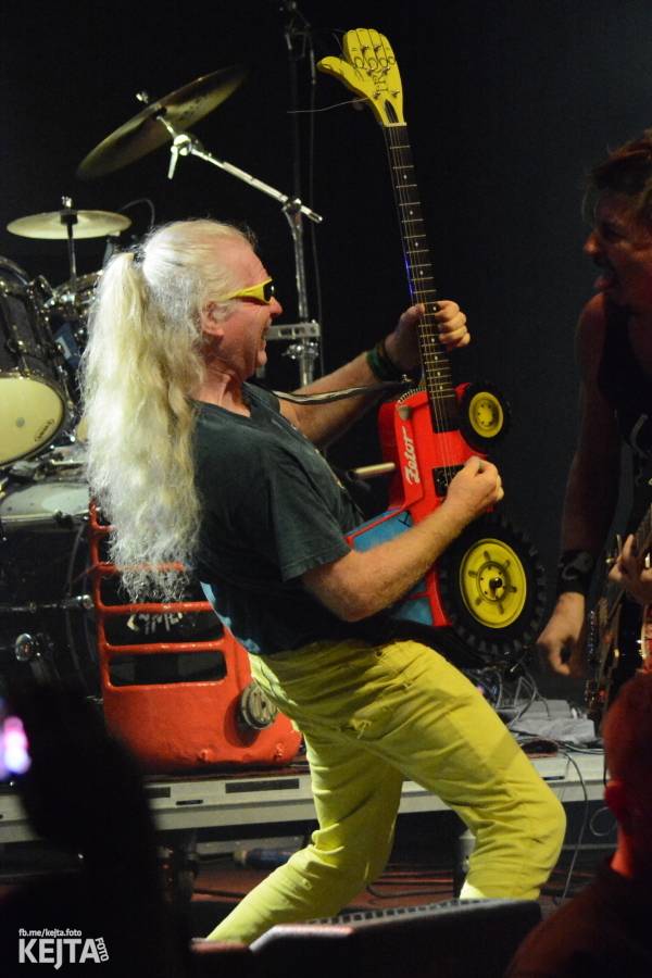 Visací zámek slavil ve Velkém sále pražské Lucerny 36 let, zahráli i Plexis