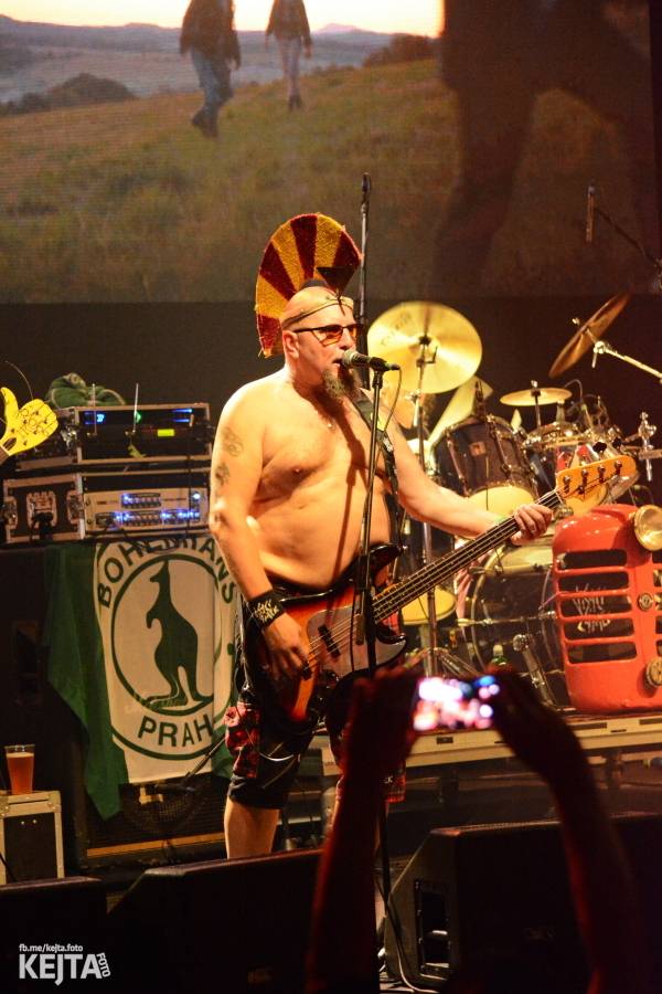 Visací zámek slavil ve Velkém sále pražské Lucerny 36 let, zahráli i Plexis