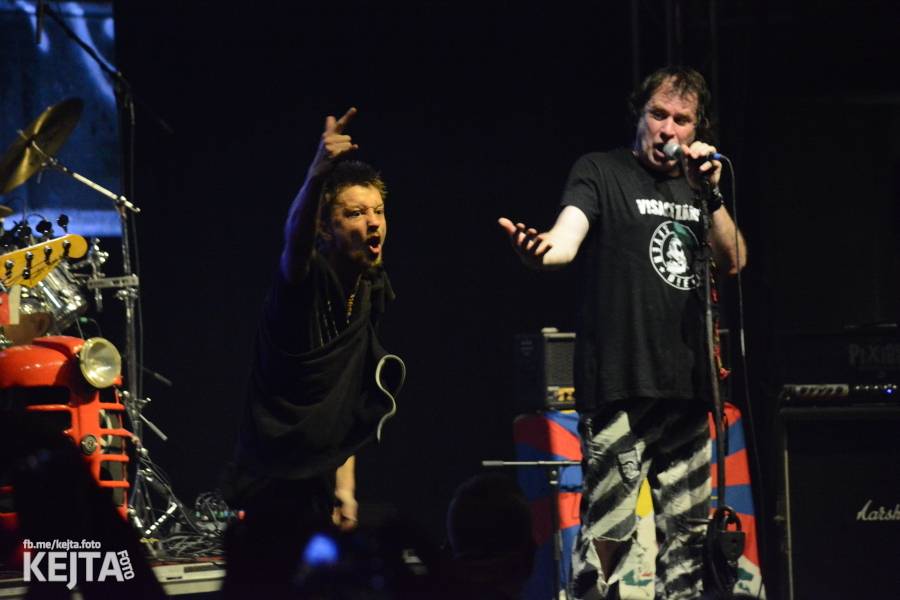 Visací zámek slavil ve Velkém sále pražské Lucerny 36 let, zahráli i Plexis