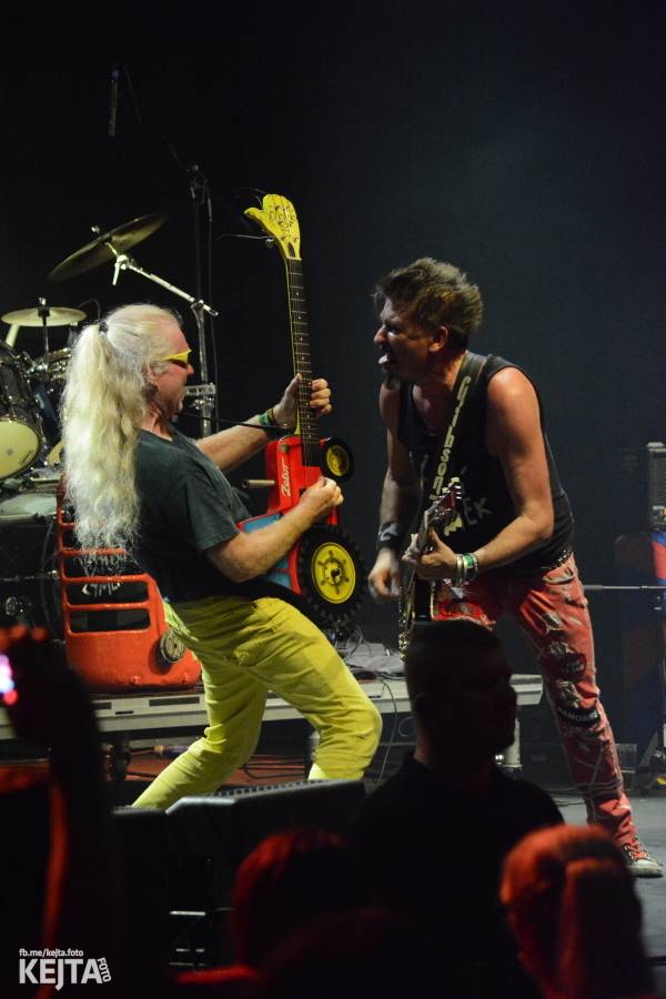 Visací zámek slavil ve Velkém sále pražské Lucerny 36 let, zahráli i Plexis