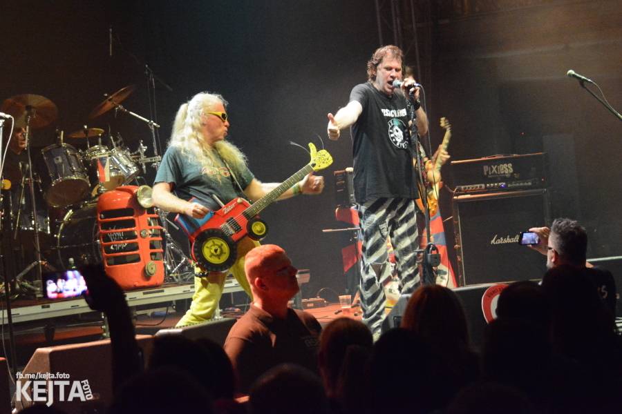 Visací zámek slavil ve Velkém sále pražské Lucerny 36 let, zahráli i Plexis