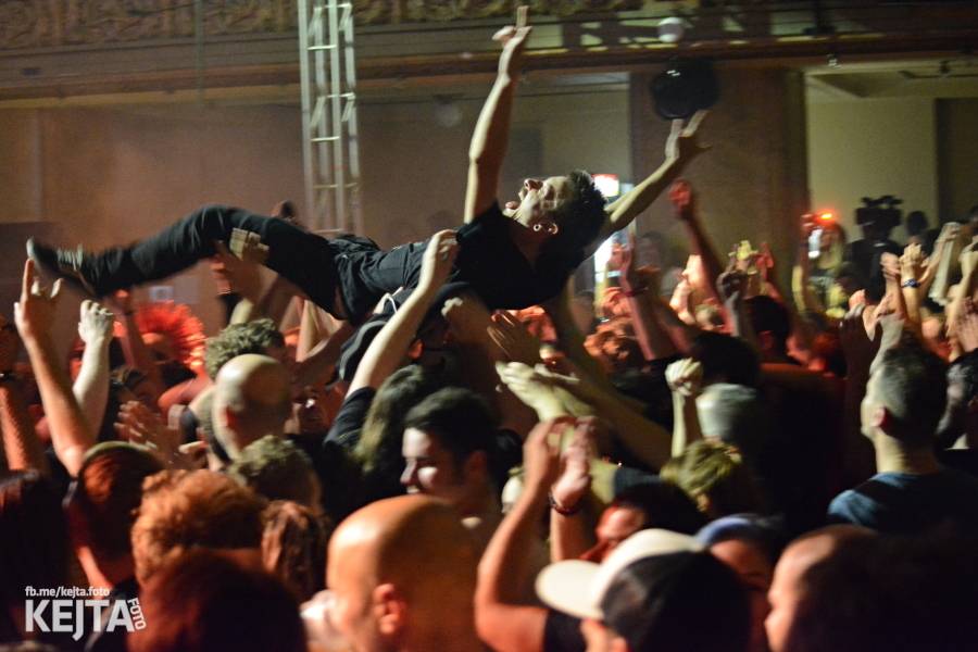 Visací zámek slavil ve Velkém sále pražské Lucerny 36 let, zahráli i Plexis