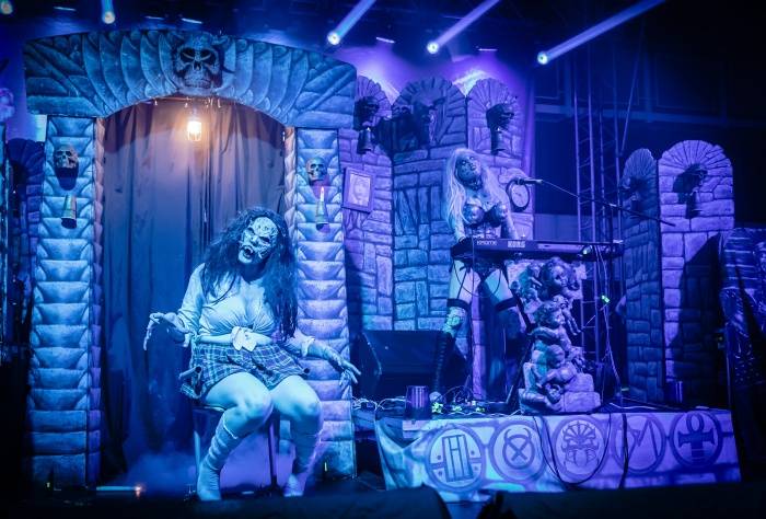 V pardubickém Ideonu řádili démoni, Lordi se loučili s českými fanoušky