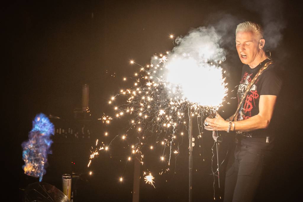 Scooter v Praze nenaplnil Forum Karlín ani očekávání