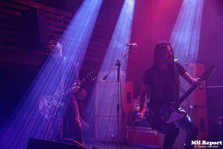 Kurtizány z 25. Avenue zavítali do Plzně, zpěvák Daniel Kurz tančil s diváky