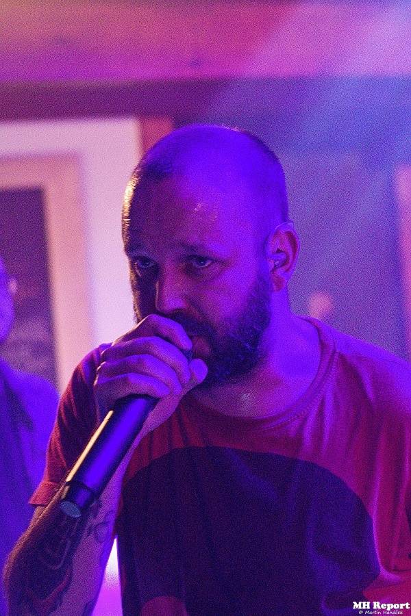 Kurtizány z 25. Avenue zavítali do Plzně, zpěvák Daniel Kurz tančil s diváky