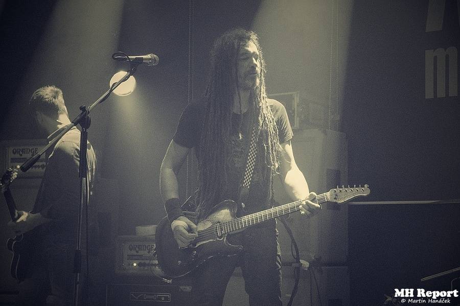 Kurtizány z 25. Avenue zavítali do Plzně, zpěvák Daniel Kurz tančil s diváky