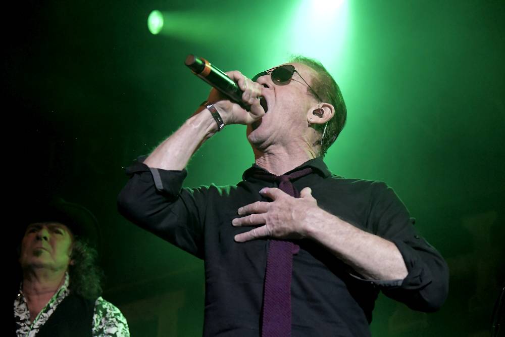 Michael Schenker Fest: V Roxy se po boku ikonického kytaristy vystřídali čtyři zpěváci