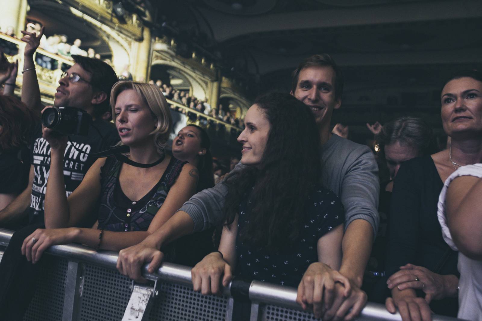 Wohnout v Lucerně pokřtili novou desku Miss maringotka svými polibky