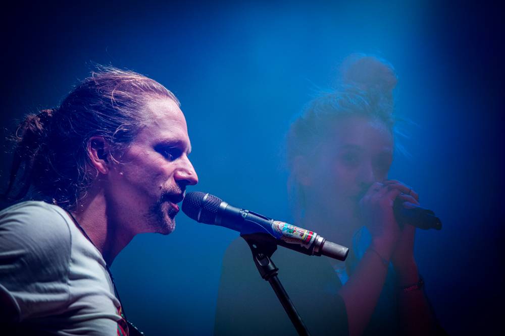 Tomáš Klus pokřtil album SpOlu ve Foru Karlín. Zpívala s ním manželka Tamara, představili i nový klip