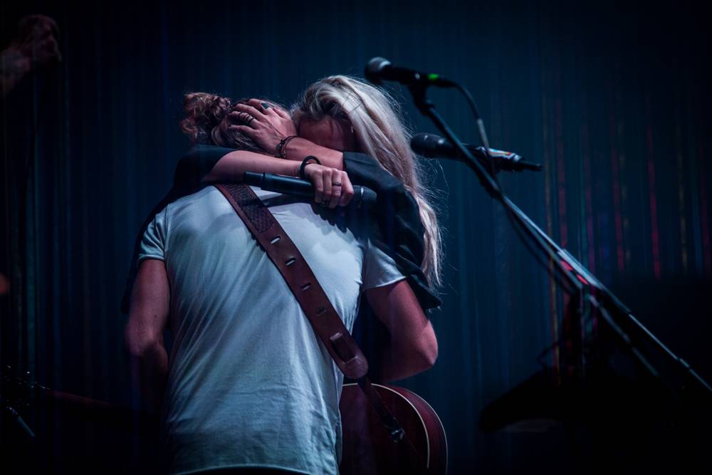 Tomáš Klus pokřtil album SpOlu ve Foru Karlín. Zpívala s ním manželka Tamara, představili i nový klip