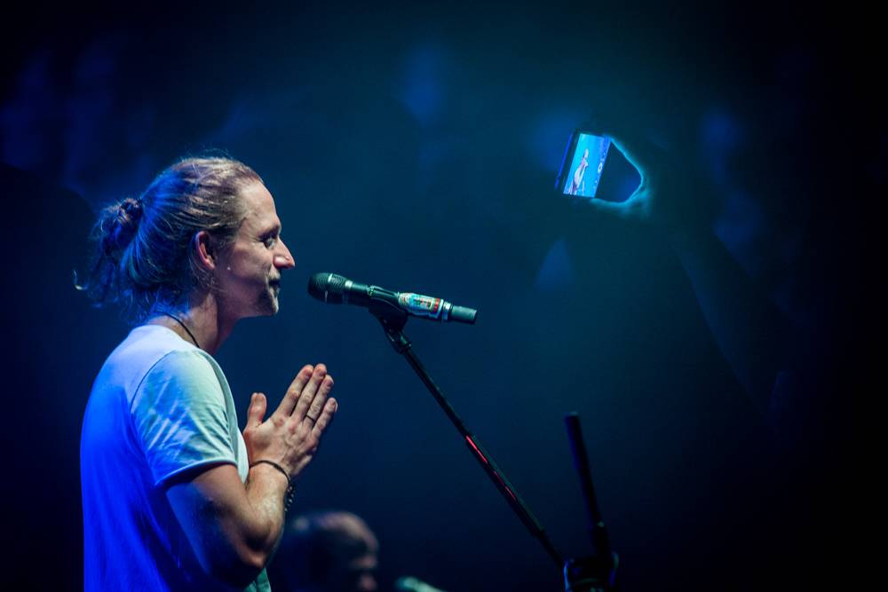 Tomáš Klus pokřtil album SpOlu ve Foru Karlín. Zpívala s ním manželka Tamara, představili i nový klip