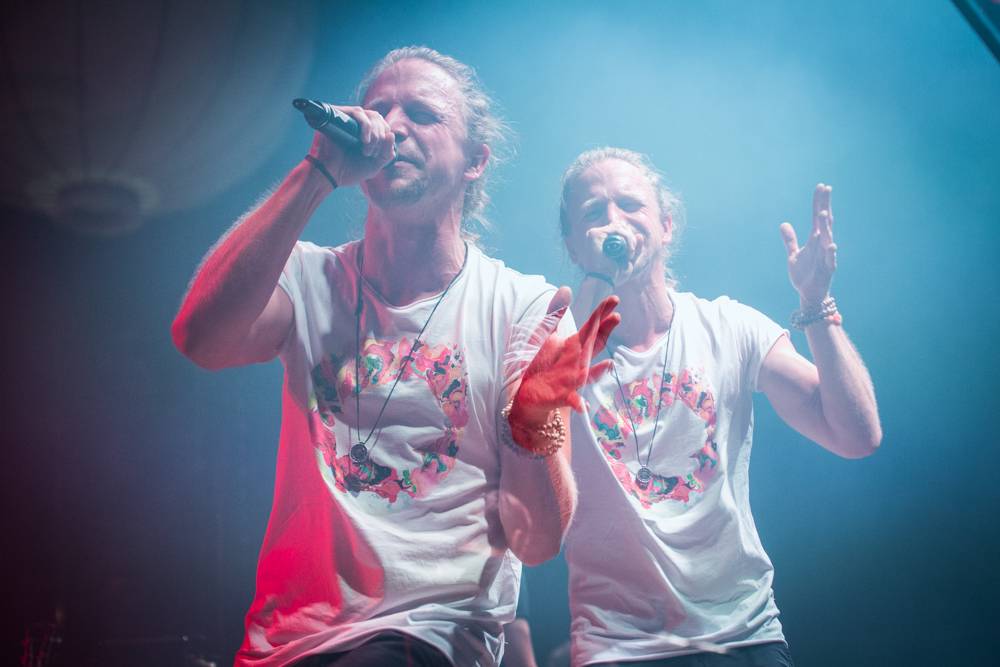 Tomáš Klus pokřtil album SpOlu ve Foru Karlín. Zpívala s ním manželka Tamara, představili i nový klip