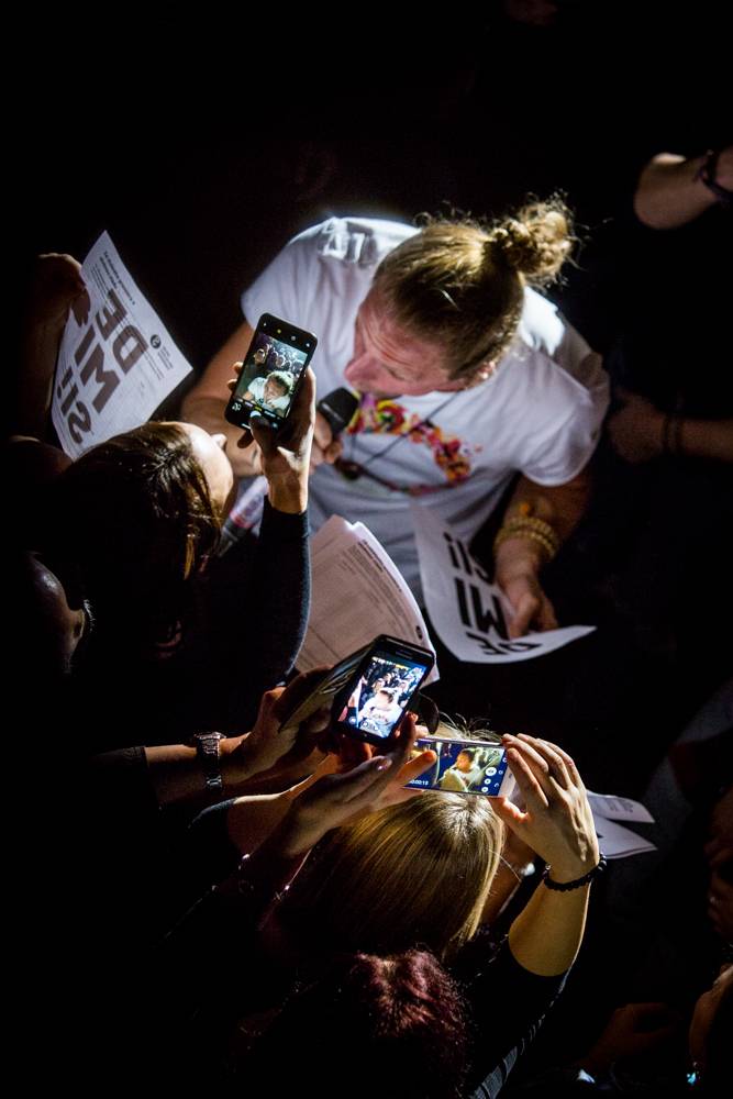 Tomáš Klus pokřtil album SpOlu ve Foru Karlín. Zpívala s ním manželka Tamara, představili i nový klip