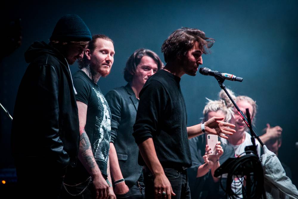 Tomáš Klus pokřtil album SpOlu ve Foru Karlín. Zpívala s ním manželka Tamara, představili i nový klip