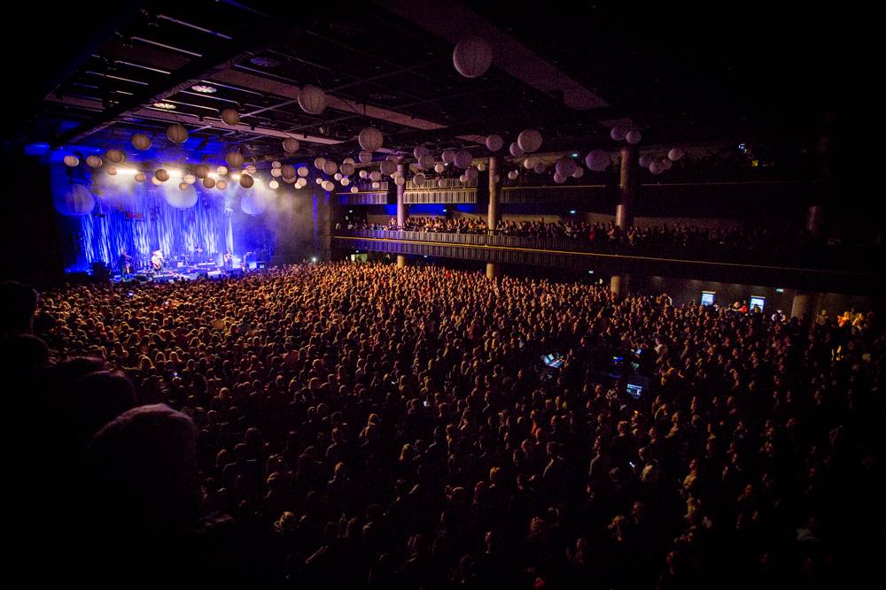 Tomáš Klus pokřtil album SpOlu ve Foru Karlín. Zpívala s ním manželka Tamara, představili i nový klip