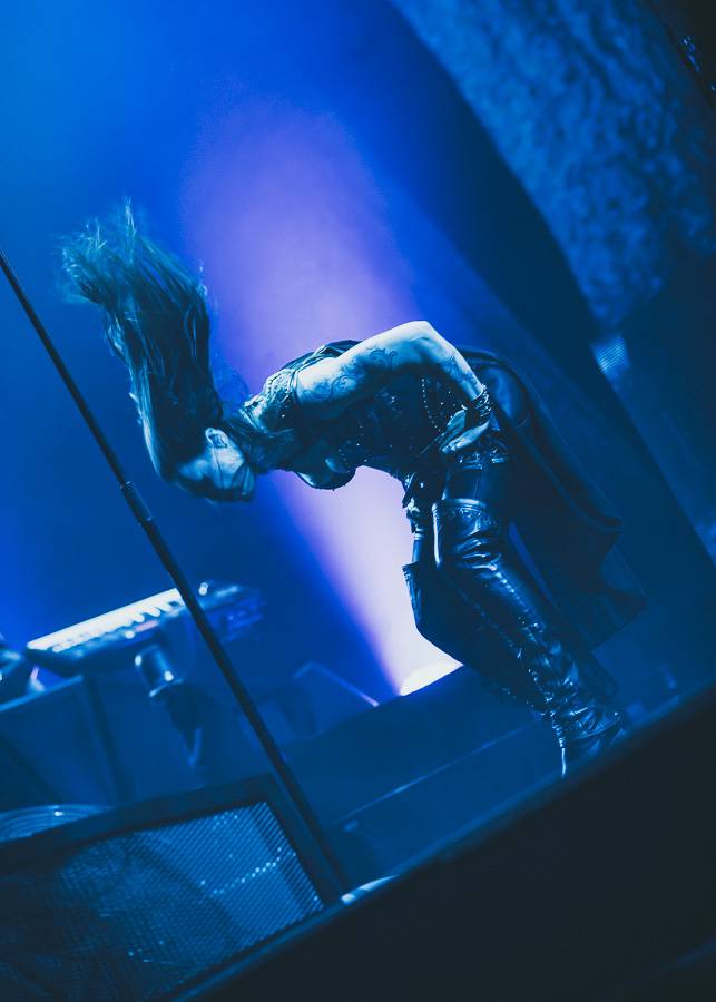 Nightwish naplnili O2 arenu, ohnivé show vévodila princezna bojovnice Floor Jansen