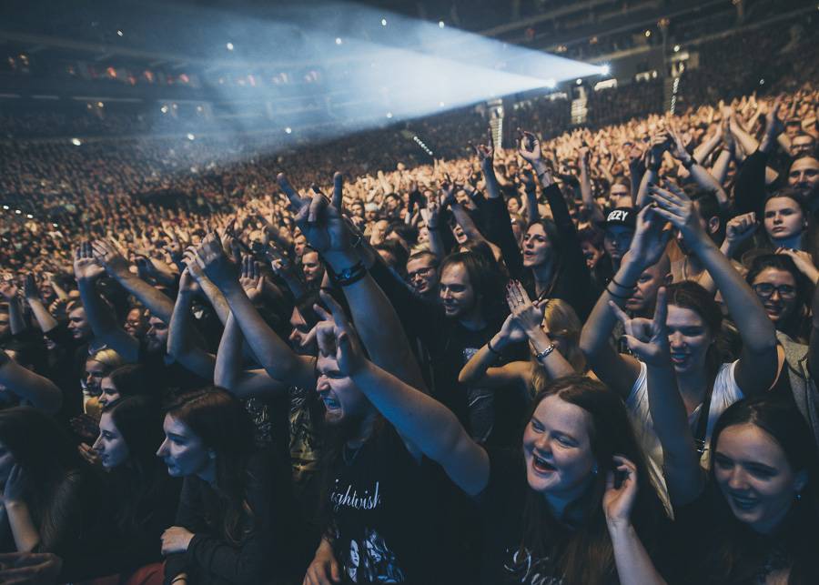 Nightwish naplnili O2 arenu, ohnivé show vévodila princezna bojovnice Floor Jansen