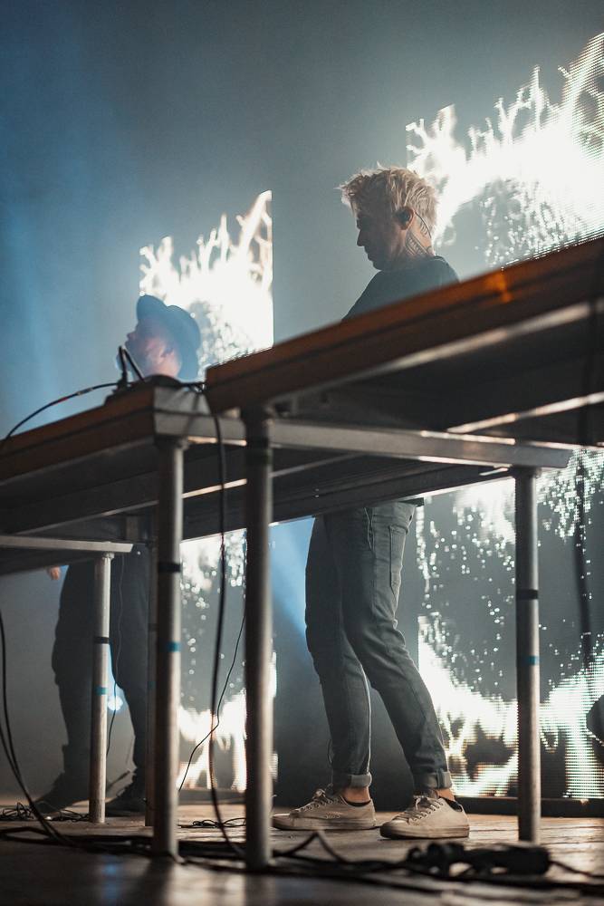 The Glitch Mob předvedli v Roxy devadesát minut čisté energie