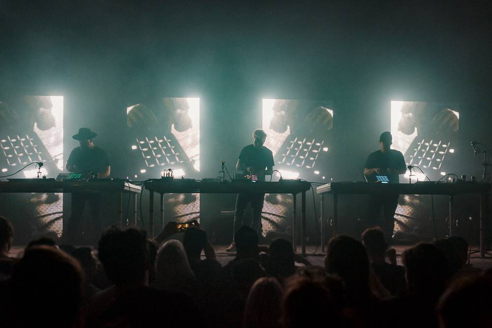 The Glitch Mob předvedli v Roxy devadesát minut čisté energie