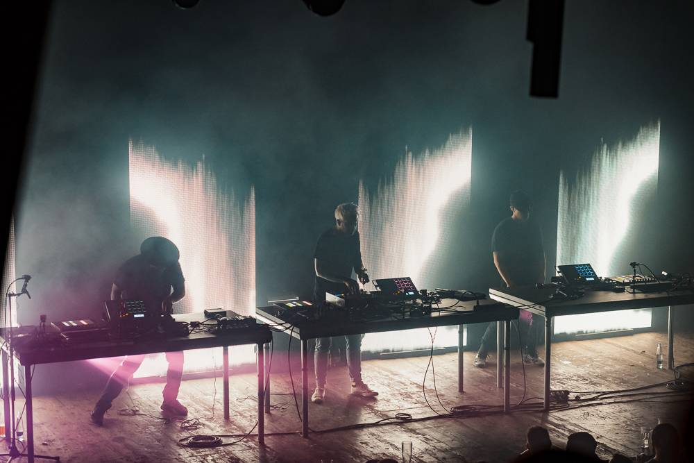 The Glitch Mob předvedli v Roxy devadesát minut čisté energie