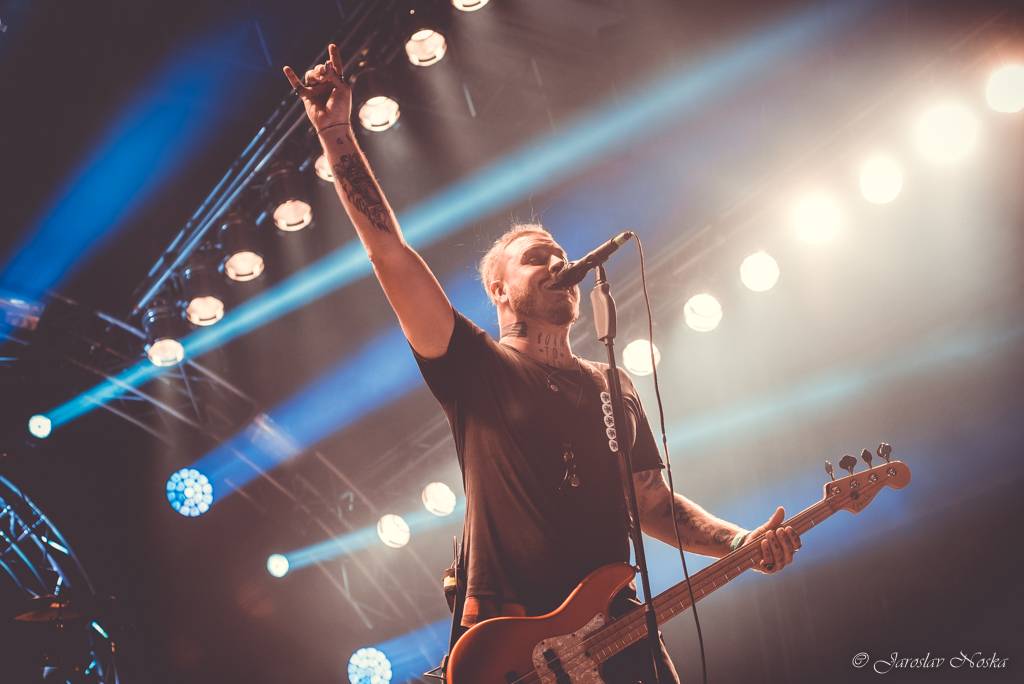 Rybičky 48 oslavili šestnáctiny ve vyprodané Lucerně. Oznámili, že se chystají dobýt O2 arenu