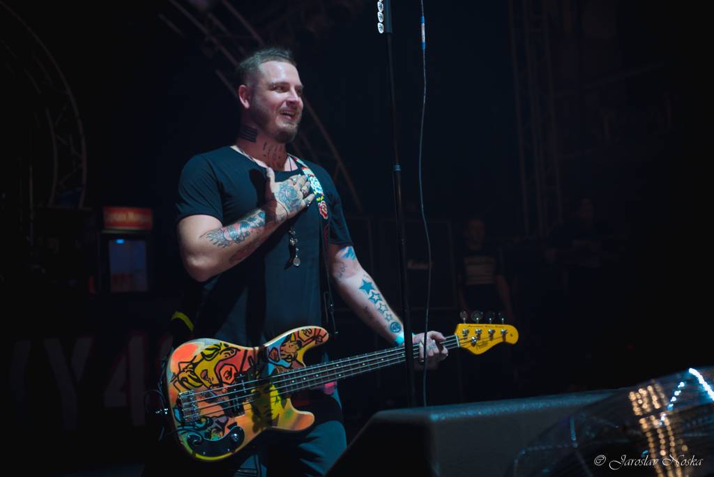 Rybičky 48 oslavili šestnáctiny ve vyprodané Lucerně. Oznámili, že se chystají dobýt O2 arenu