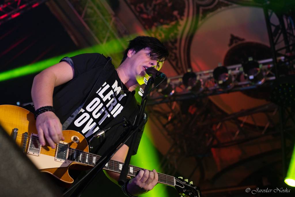 Rybičky 48 oslavili šestnáctiny ve vyprodané Lucerně. Oznámili, že se chystají dobýt O2 arenu