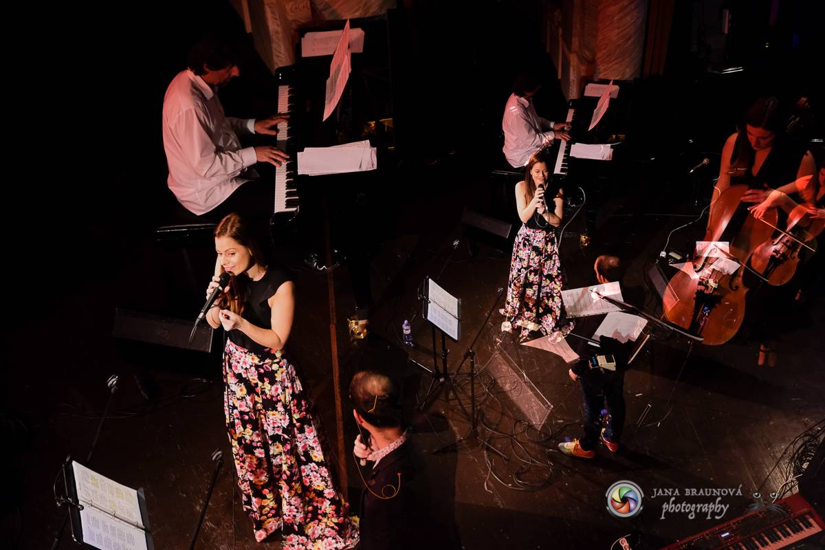 Hudba Petra Hapky naplnila Měšťanskou besedu v Plzni, jeho písně zpívali Lenka Nová nebo František Segrado