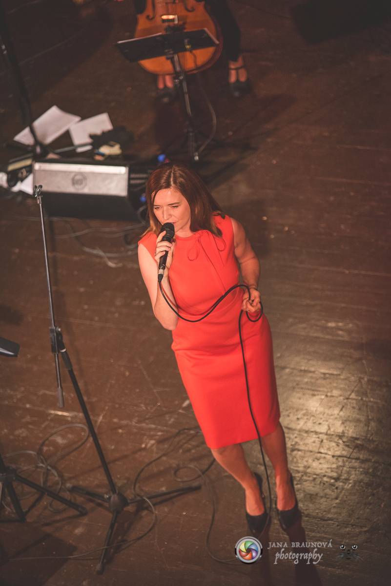 Hudba Petra Hapky naplnila Měšťanskou besedu v Plzni, jeho písně zpívali Lenka Nová nebo František Segrado