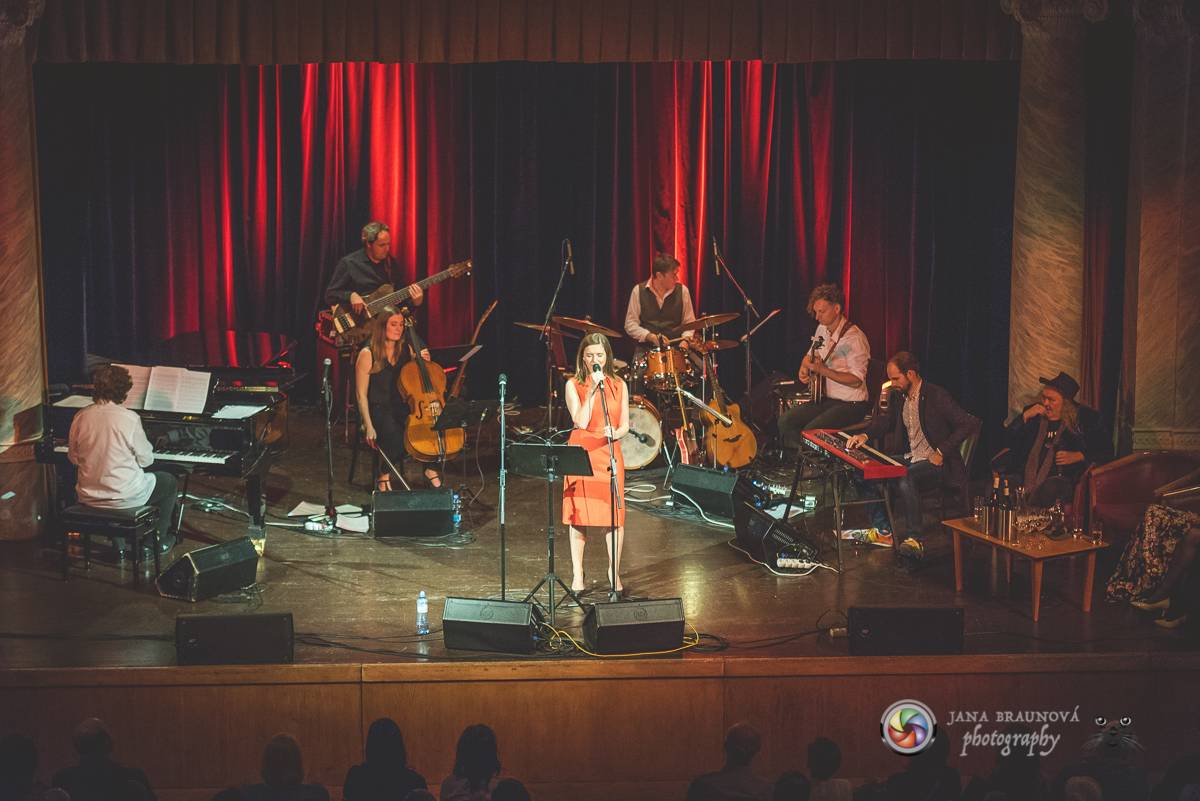 Hudba Petra Hapky naplnila Měšťanskou besedu v Plzni, jeho písně zpívali Lenka Nová nebo František Segrado