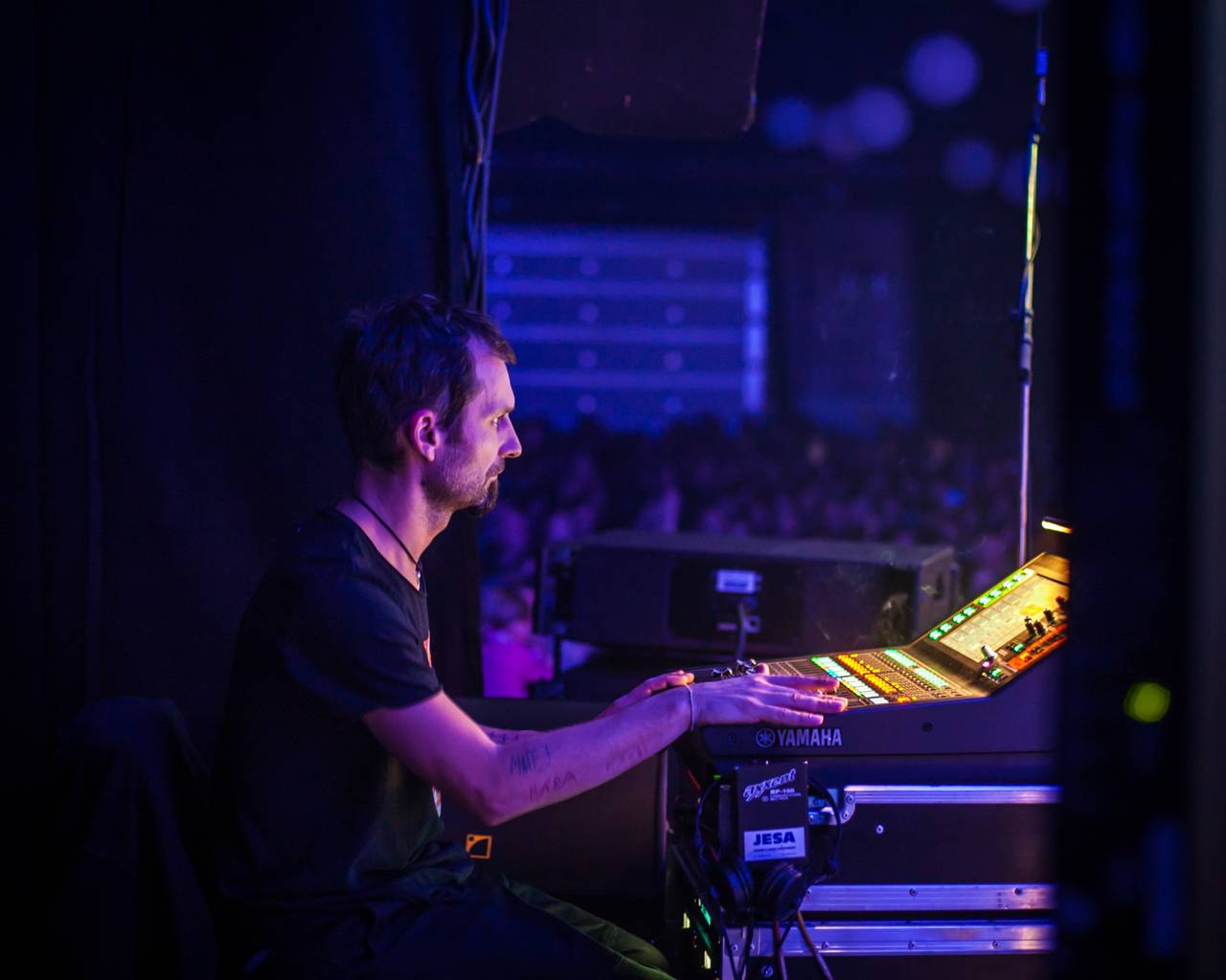 Tomáš Klus zpíval a tančil SpOlu s plzeňskými fanoušky