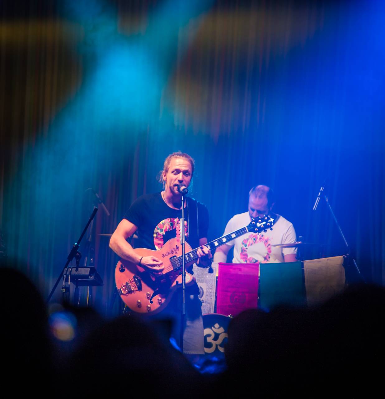 Tomáš Klus zpíval a tančil SpOlu s plzeňskými fanoušky