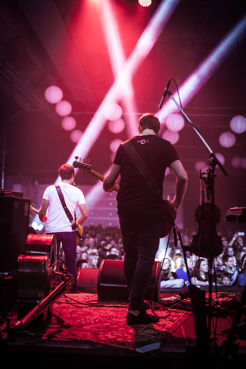 Tomáš Klus zpíval a tančil SpOlu s plzeňskými fanoušky