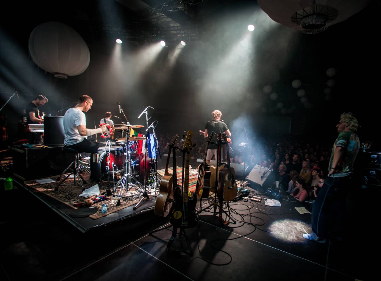 Tomáš Klus zpíval a tančil SpOlu s plzeňskými fanoušky