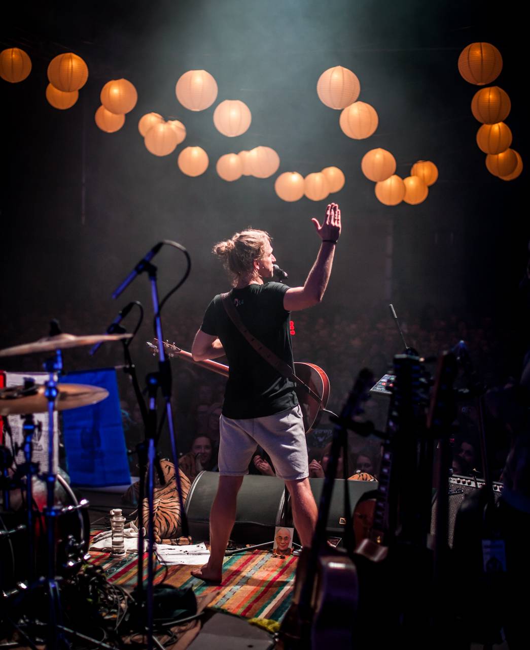 Tomáš Klus zpíval a tančil SpOlu s plzeňskými fanoušky