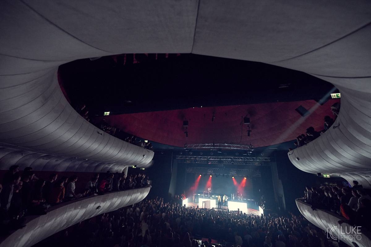 Lenny si podmanila brněnské Sono. Fanouškům zazpívala přímo uprostřed sálu