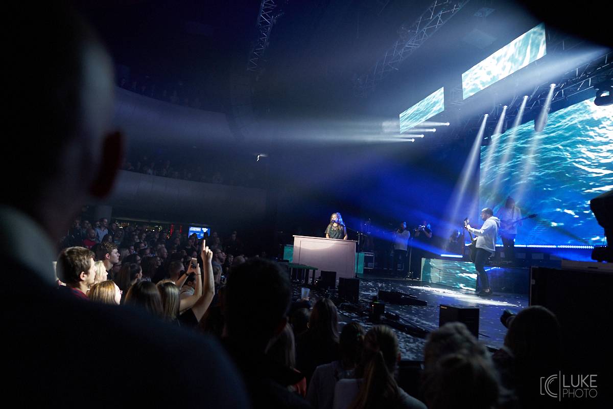 Lenny si podmanila brněnské Sono. Fanouškům zazpívala přímo uprostřed sálu