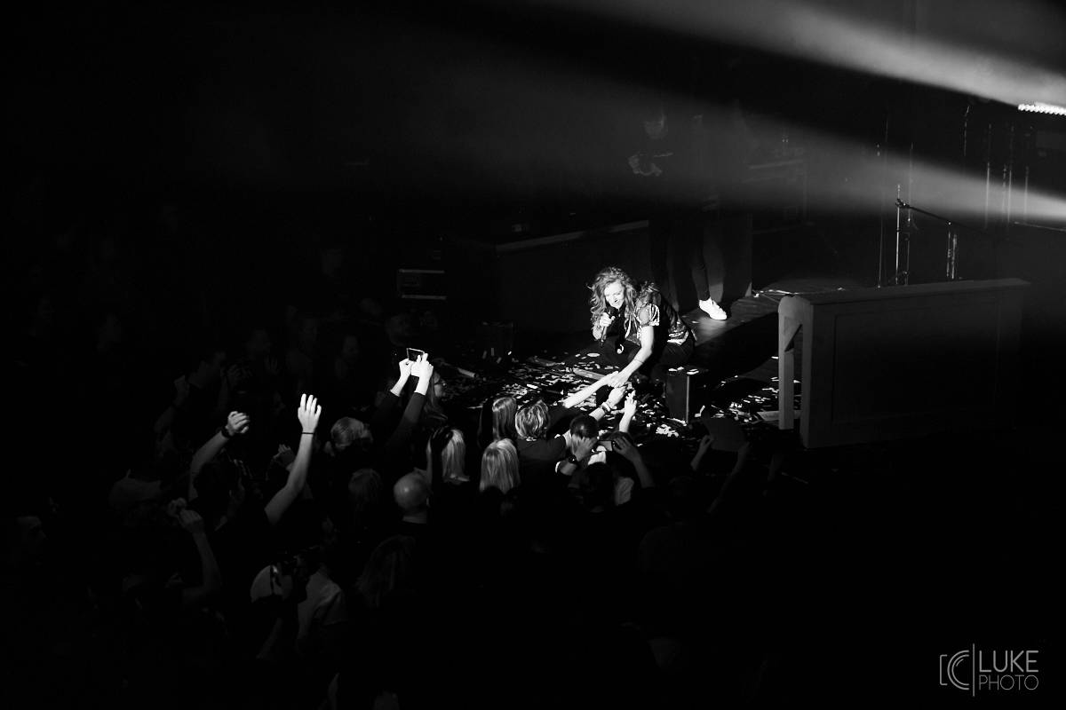 Lenny si podmanila brněnské Sono. Fanouškům zazpívala přímo uprostřed sálu