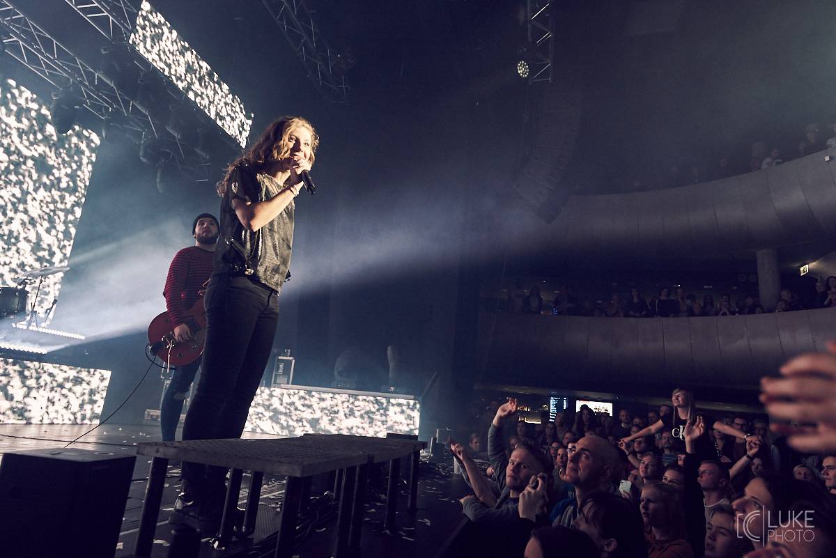 Lenny si podmanila brněnské Sono. Fanouškům zazpívala přímo uprostřed sálu