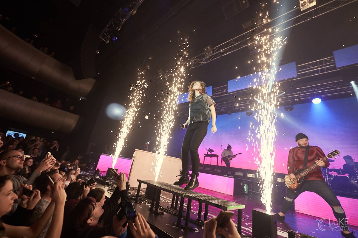 Lenny si podmanila brněnské Sono. Fanouškům zazpívala přímo uprostřed sálu