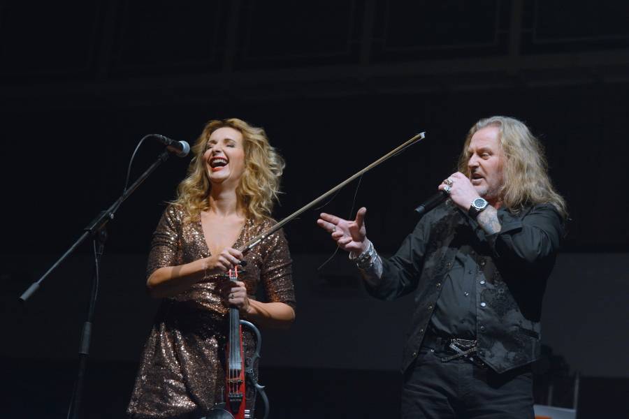 Inflagranti přivezly do Pardubic vánoční atmosféru, jejich hostem byl Josef Vojtek