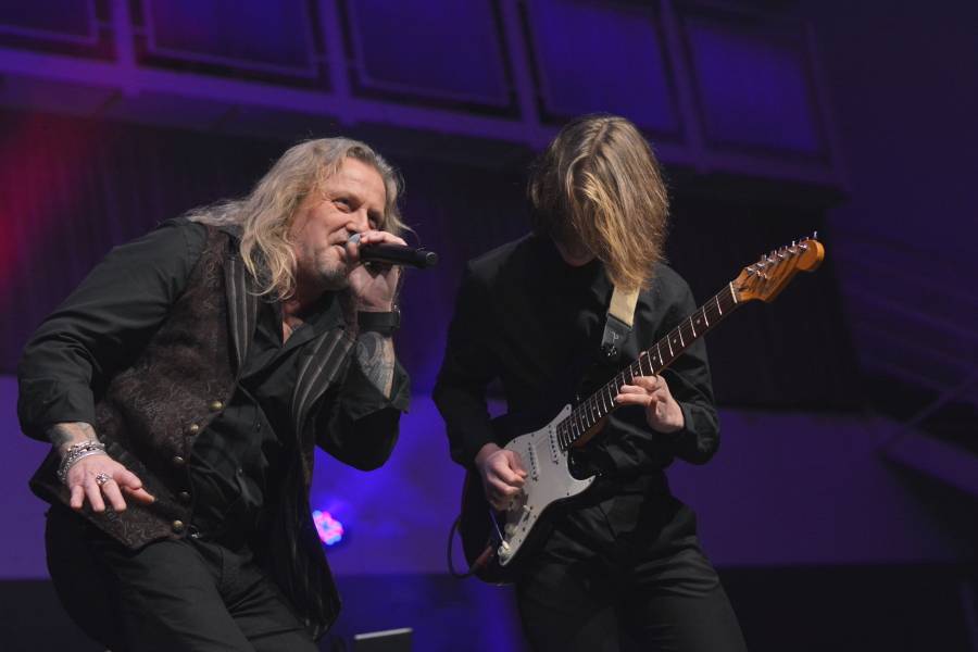 Inflagranti přivezly do Pardubic vánoční atmosféru, jejich hostem byl Josef Vojtek