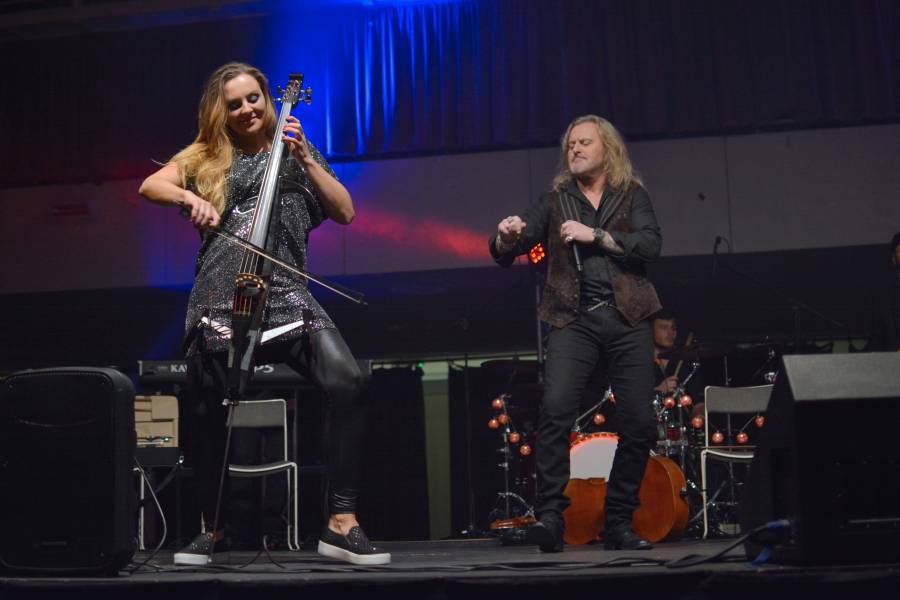 Inflagranti přivezly do Pardubic vánoční atmosféru, jejich hostem byl Josef Vojtek