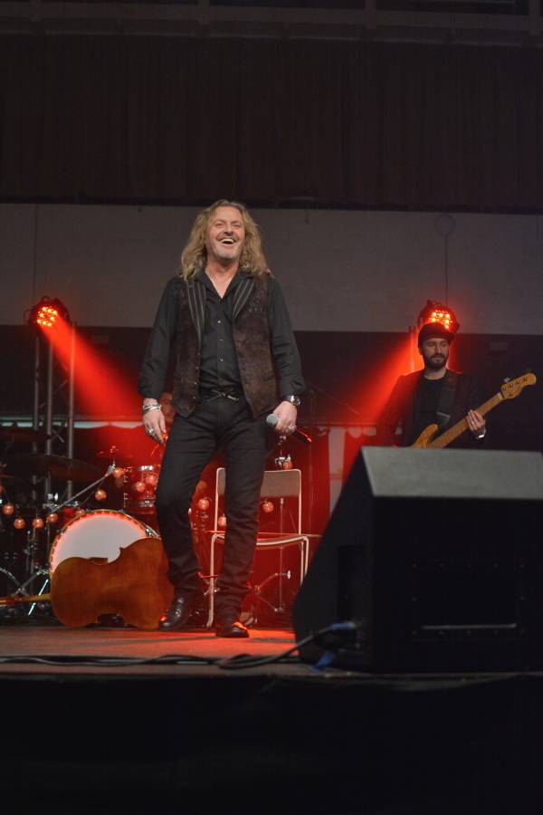 Inflagranti přivezly do Pardubic vánoční atmosféru, jejich hostem byl Josef Vojtek